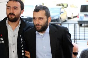 Onur &Ouml;zbizerdik tahliye edildi