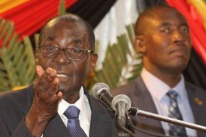 Yanlış metni okuyan Zimbabve liderine istifa &ccedil;ağrısı