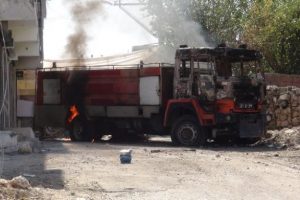 İtfaiye aracını yakıp, bomba tuzakladılar