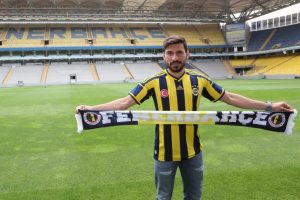 Şener &Ouml;zbayraklı basın mensuplarının sorularını yanıtladı