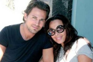 Manolya Onur 20 yaş k&uuml;&ccedil;&uuml;k aşkıyla barıştı...