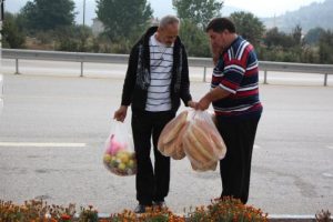 Geri d&ouml;nen Suriyelilere sabah kahvaltısı