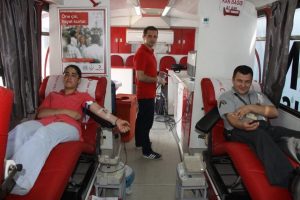 Bursa'da UEDAŞ &ccedil;alışanları kan verdi