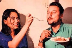 &Ccedil;&ouml;loğlu'na film setinde &uuml;&ccedil; pastalı doğum g&uuml;n&uuml;!...