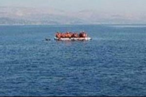 &Ccedil;eşme'de m&uuml;lteci teknesi battı: 1 &ccedil;ocuk cesedi karaya vurdu
