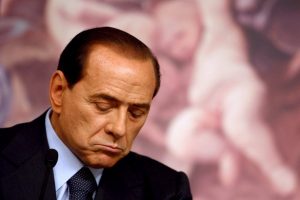Berlusconi'nin &uuml;lkeye girişi yasaklandı