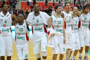 Pınar Karşıyaka, hazırlık ma&ccedil;ında Dar&uuml;şşafaka Doğuş'u 80-77 yendi