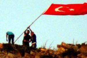 Bayrak indiriliyor ihbarı Bodrum'u ayağa kaldırdı!