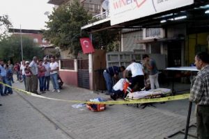 &Ouml;demiş'te alacak kavgası: 1 yaralı