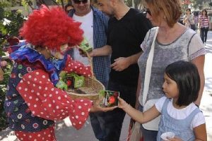 Elma Festivali'nde 2 ton elma dağıtıldı