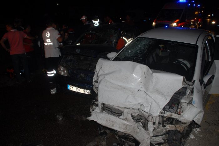 Kırıkkale'de feci kaza: 2 &ouml;l&uuml;