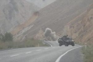 Hakkari-&Ccedil;ukurca karayolunda hareketli saatler