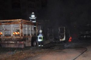 Yediemin otoparkında ara&ccedil;lar k&uuml;l oldu