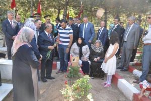Gaziler G&uuml;n&uuml;'nde şehitlere ziyaret