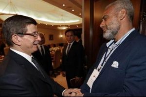 Başbakan Ahmet Davutoğlu, T&uuml;rkiye'deki Suriyeli sığınmacıların temsilcilerini kabul etti