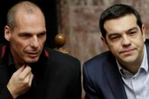 &Ccedil;ipras'a eski dava arkadaşı Varoufakis'ten son dakika ihaneti