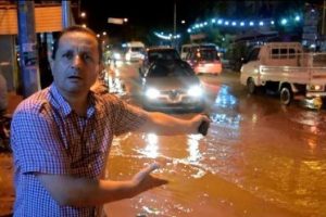 Sağanak yağmur su baskınlarına yol a&ccedil;tı