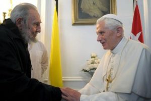 Papa Fidel Castro'yla tanıştı