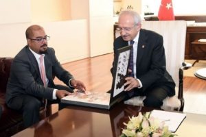 Kılı&ccedil;daroğlu, Foto Muhabirleri Derneği &uuml;yeleri ile g&ouml;r&uuml;şt&uuml;