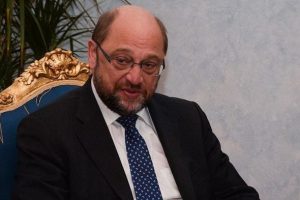 "T&uuml;rkiye ve &Uuml;rd&uuml;n gibi &uuml;lkelere mali yardımlar artırılmalı"