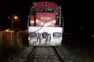 Yolcu treninin &ccedil;arptığı şahıs &ouml;ld&uuml;
