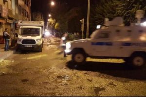 Mardin'de polis aracına bombalı saldırı