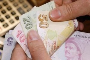 Yaşlı emekliye y&uuml;zde 100 zam