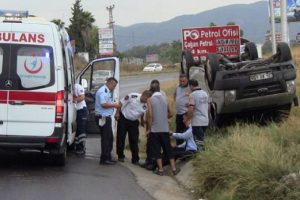Kazada yaralanan g&ouml;revliler i&ccedil;i para dolu nakil aracını bırakmadı