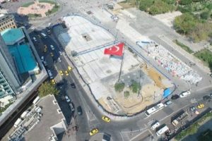 Taksim Meydanı'nda &ccedil;alışmalar tamamlanıyor