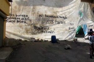 Roketin isabet eden 2 trafo patladı