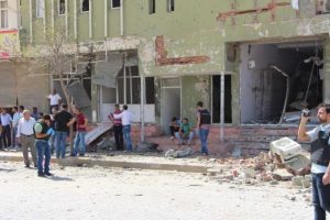 Bomba y&uuml;kl&uuml; aracın verdiği hasar ortaya &ccedil;ıktı