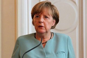 Merkel: T&uuml;rkiye ile m&uuml;zakere etmek zorundayız