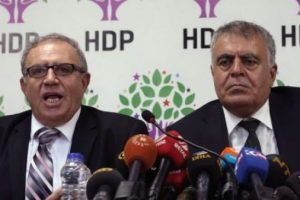 İstifa eden HDP'li bakanlara PKK sizce ne sorusu
