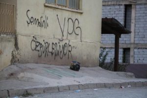Şemdinli'de 'piknik t&uuml;p&uuml;' alarmı