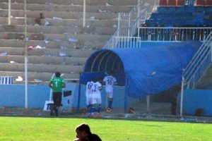 Kurtalanspor- Karşıyaka ma&ccedil;ı olaylar y&uuml;z&uuml;nden tatil edildi