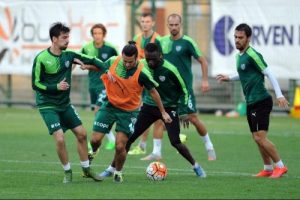 Bursaspor antremanın ardından bayram iznine &ccedil;ıktı