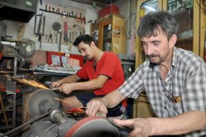 Karacabey'de bı&ccedil;ak&ccedil;ılar bayram etti