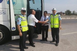 Bursa'da trafik kurallarına uymayan s&uuml;r&uuml;c&uuml;lere sivil &ouml;nlem