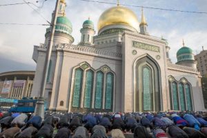 Moskova Merkez Camii M&uuml;sl&uuml;manlara yetmedi