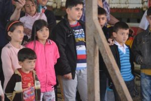 &Ccedil;ocuklar kurban kesimini izledi