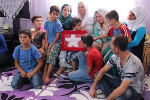 Bayram alışverişinde şehit edilen babalarının yasını tutuyorlar