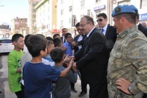 "Bayramı huzur ve kardeşlik havasında kutluyoruz"