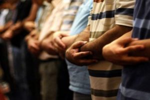 Bursa'da bayram namazına gittiler, soyuldular
