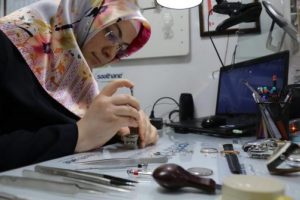&Uuml;niversiteli Bet&uuml;l'&uuml;n saat tamiri tutkusu