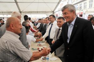 Adalet Bakanı Rize'de halka bayramlaştı