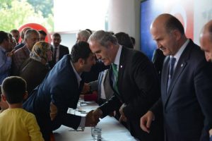 Bursa Ak Parti İl Başkanlığı'nda bayramlaşma t&ouml;reni