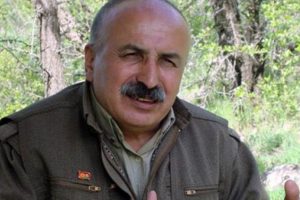 Mustafa Karasu: T&uuml;rk&ccedil;e eğitim veren okulları boykot edin