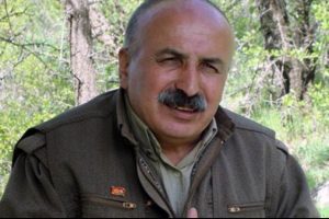 Mustafa Karasu: T&uuml;rk&ccedil;e eğitim veren okulları boykot edin