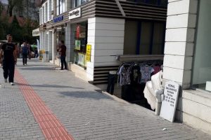 Bursa'da bu mezar taşı şaşkına &ccedil;eviriyor