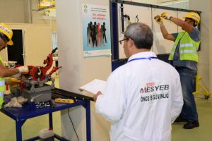 Bursa'da mesleki yeterlilik sınavını tamamlayan &uuml;cret &ouml;demiyor